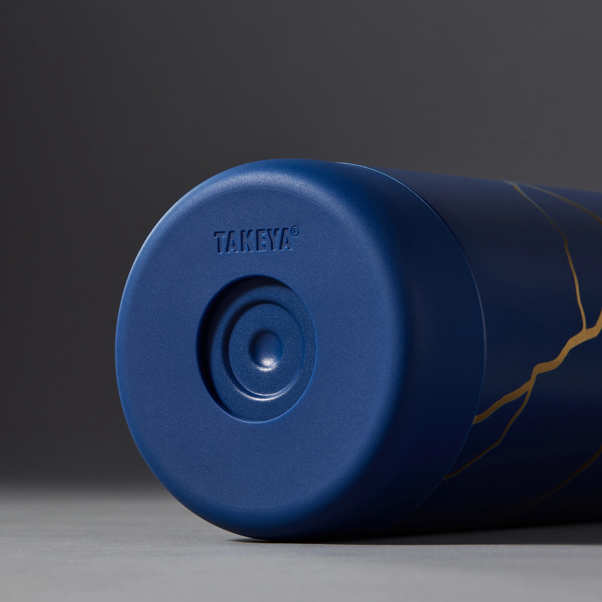 kintsugi-water-bottle-with-spout-lid-i3 51390-TK_HO25_Kintsugi_Takeya9249.png